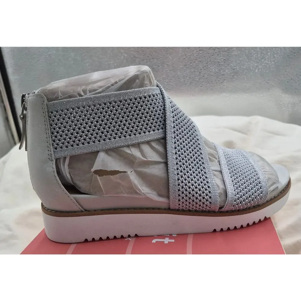 NEW Easy Spirit Wander Lightweight Strappy Sandals light grey size 7 wide